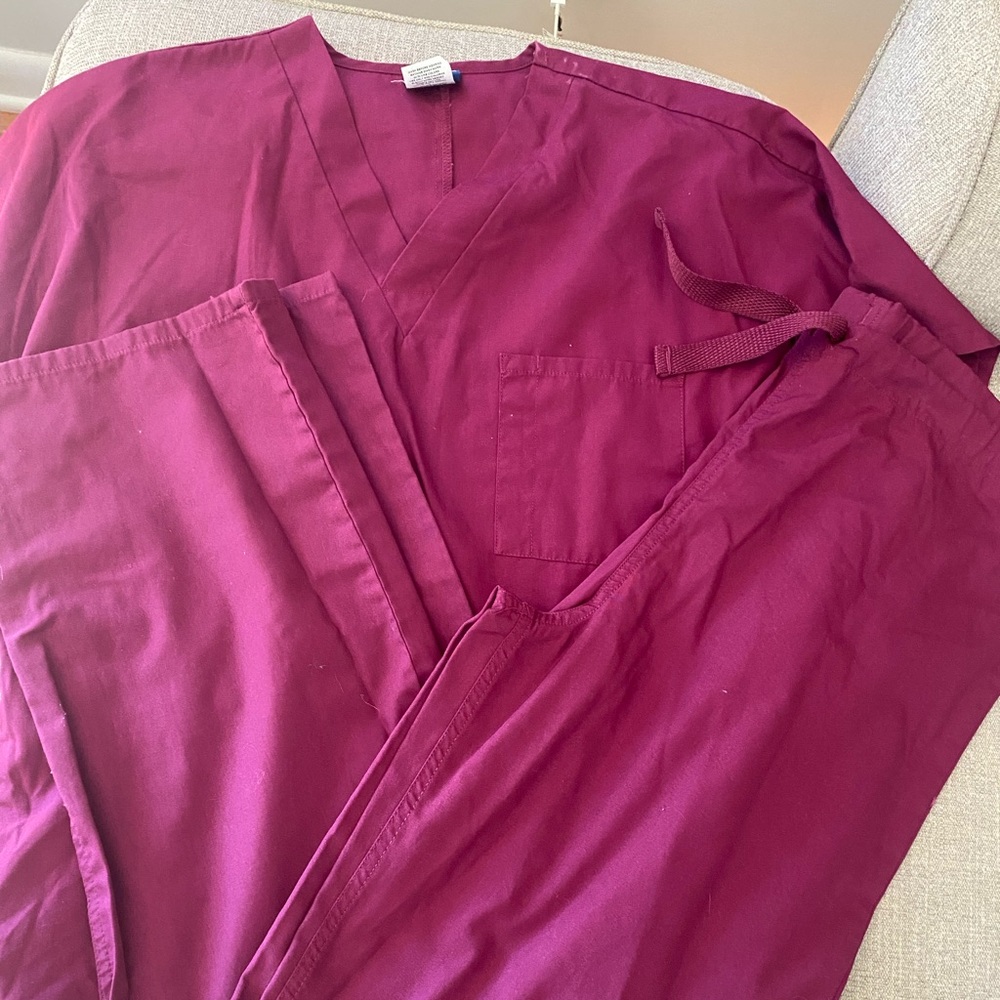 Womens scrubs